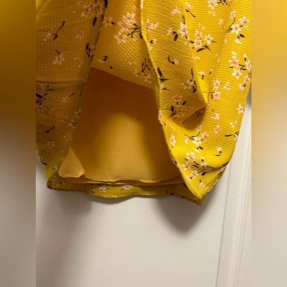 Women's Everly Yellow Short Sleeve Floral Blouse Top Size Small boho Cottagecore - Picture 5 of 15